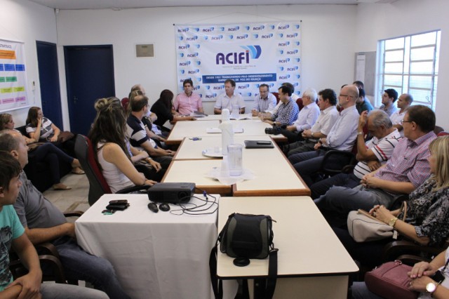 Acifi e representantes de 24 escritórios de contabilidade estiveram reunidos nesta quinta-feira, para discutir solução na liberação de alvarás